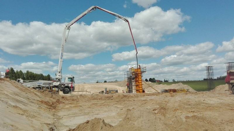 Wytwarzamy bogatą gamę betonów suchych,...