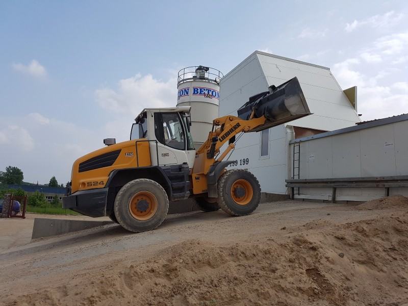 Wytwarzamy bogatą gamę betonów suchych,...