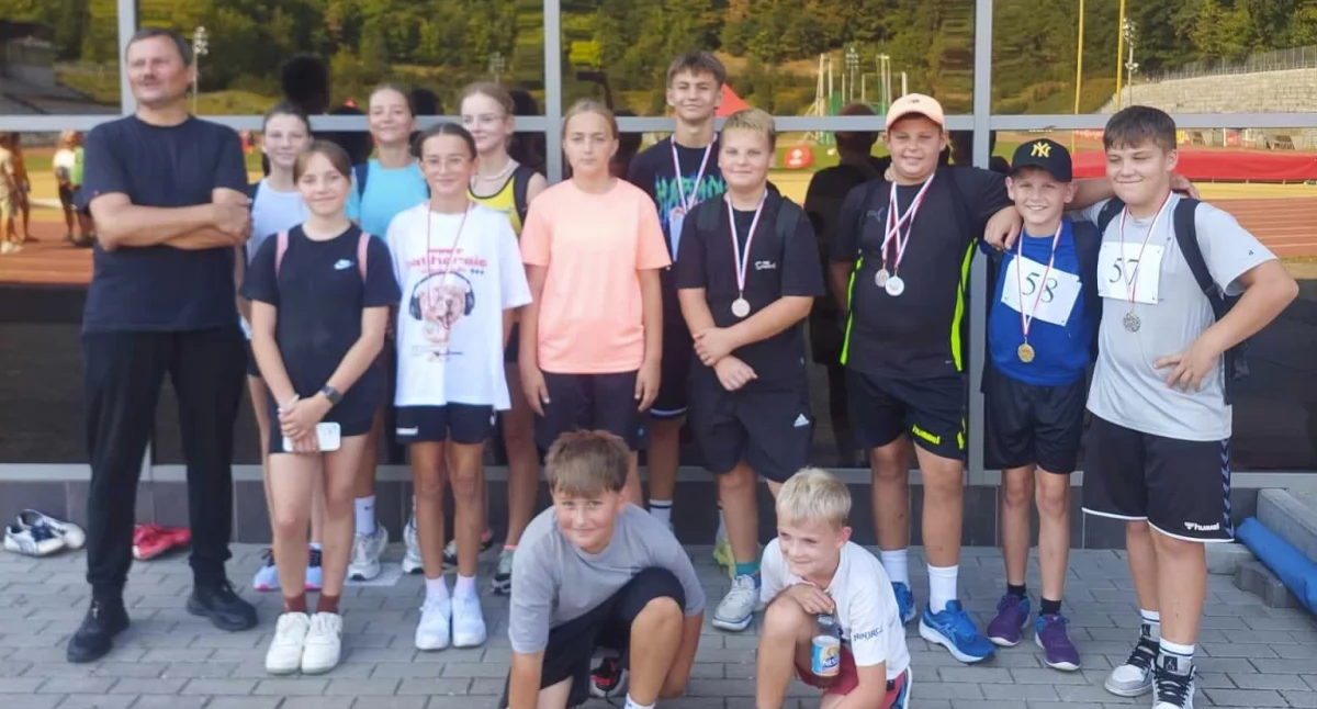 Lekkoatletyka, Worek medali zawodników Lipusz - zdjęcie, fotografia