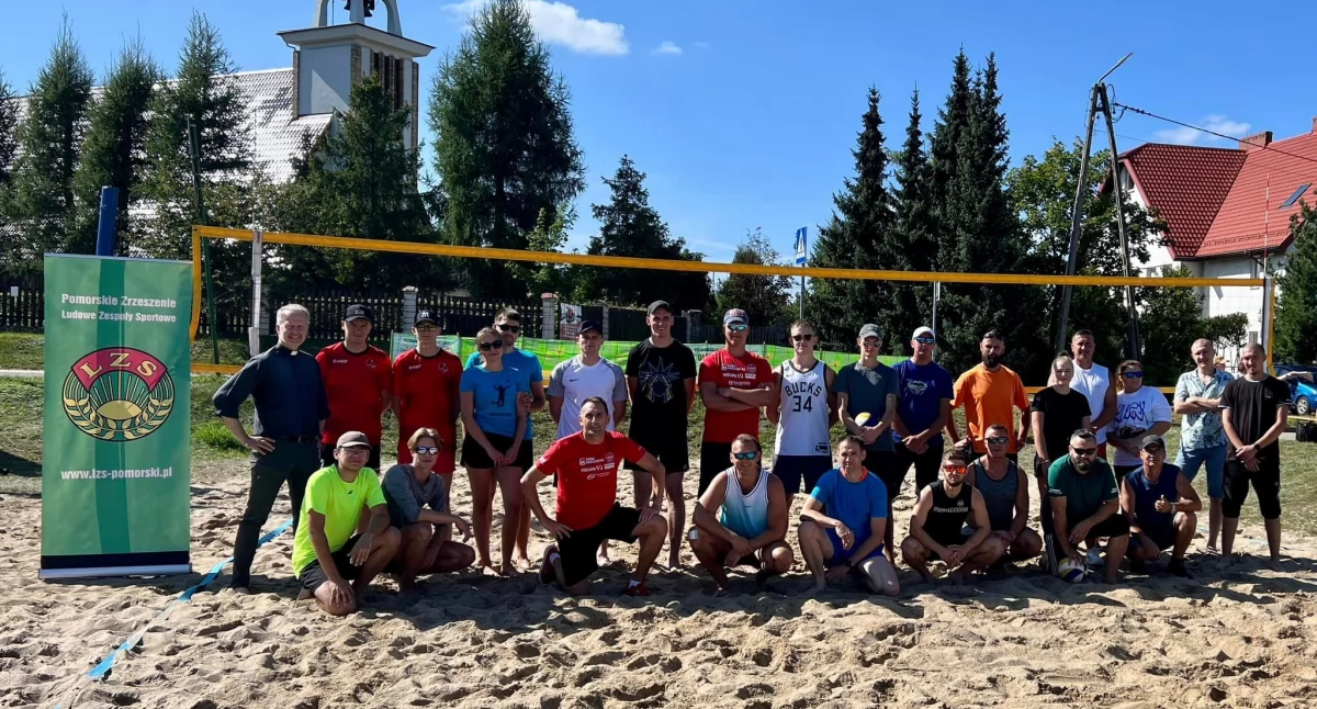Siatkówka, Emocjonujący turniej piłki plażowej Skorzewie - zdjęcie, fotografia