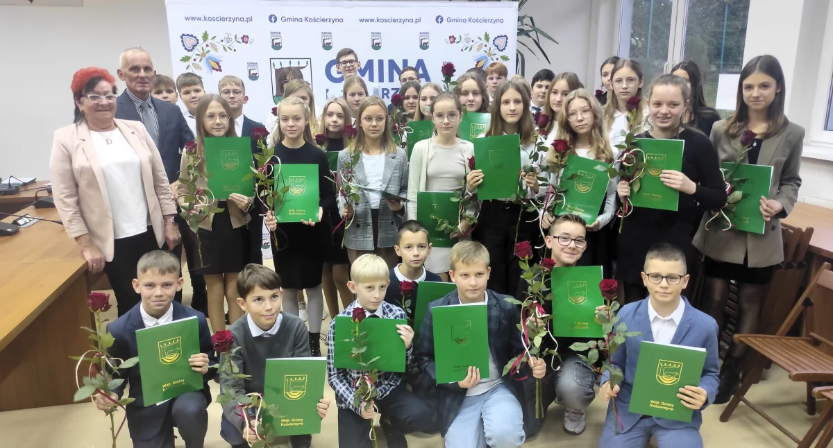 Stypendia, Poznaj najlepszych uczniów studentów gminy Kościerzyna - zdjęcie, fotografia