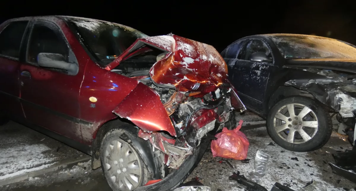 Wypadki, Wypadek Dziemianach Policjanci pracowali miejscu zdarzenia - zdjęcie, fotografia