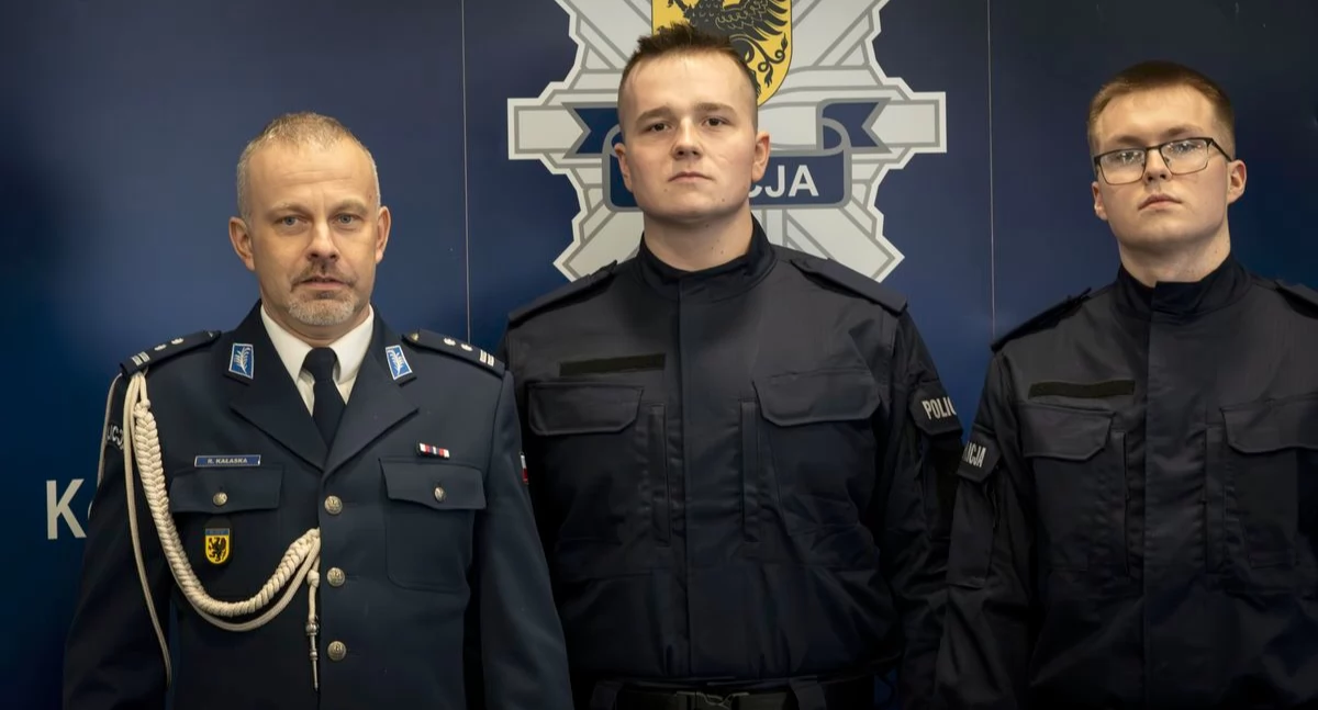 Policja, policjanci rozpoczynają służbę kościerskiej komendzie - zdjęcie, fotografia