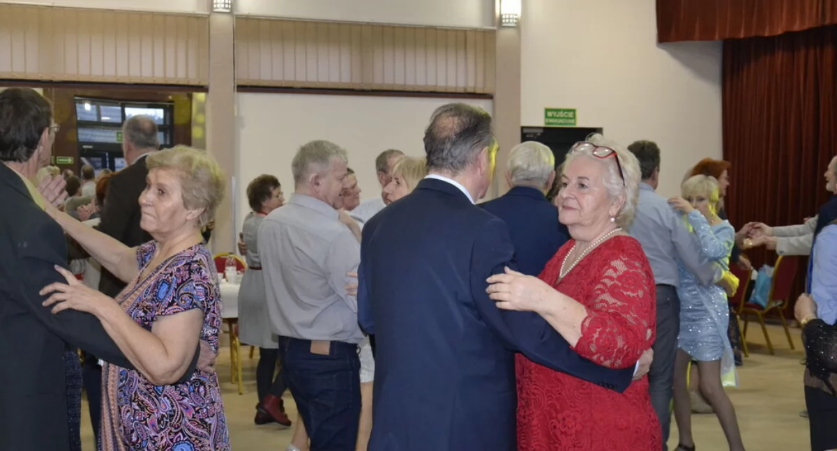 Seniorzy, Emeryta Dziemianach Seniorzy pokazali można świetnie bawić - zdjęcie, fotografia