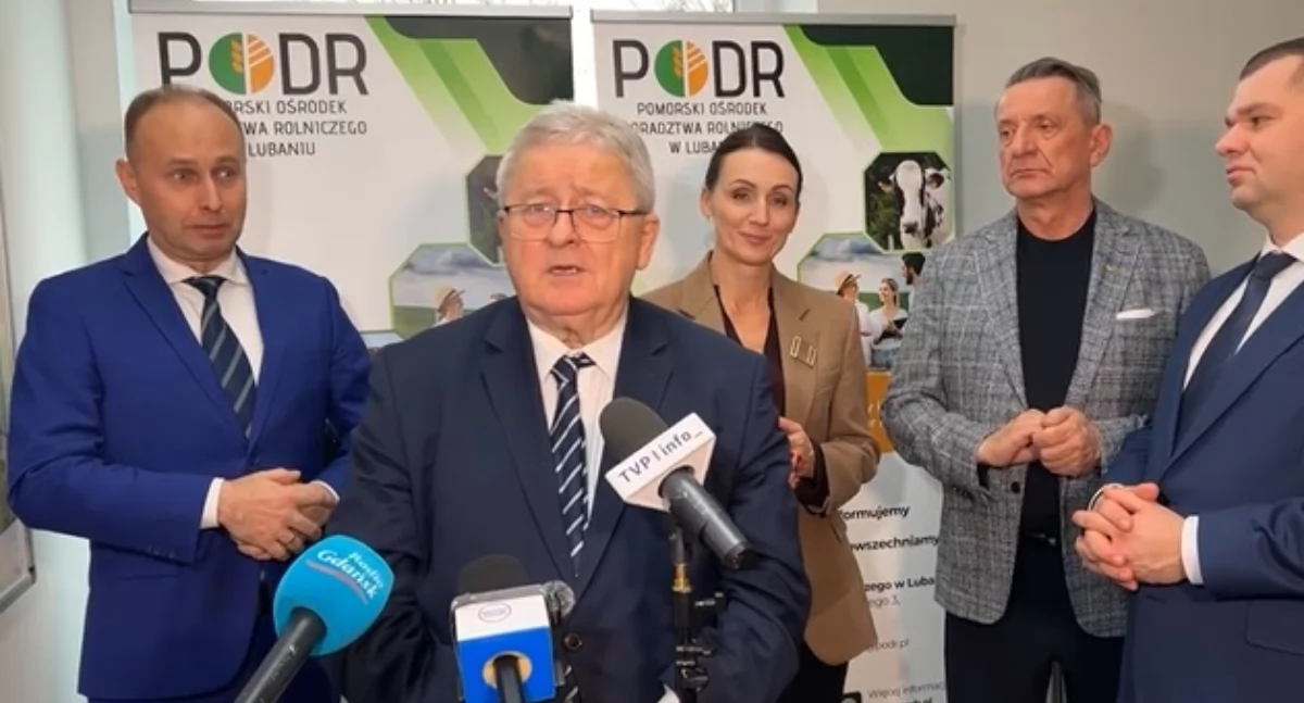 Rolnictwo, Minister rolnictwa Lubaniu Czesław Siekierski ogniu pytań rolników! - zdjęcie, fotografia