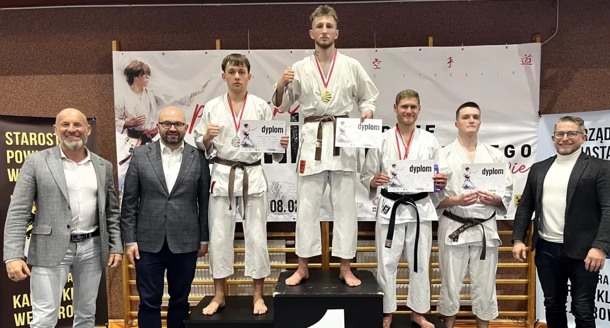 Sporty walki, Karatecy Karsina zdobyli sześć medali Wejherowie - zdjęcie, fotografia