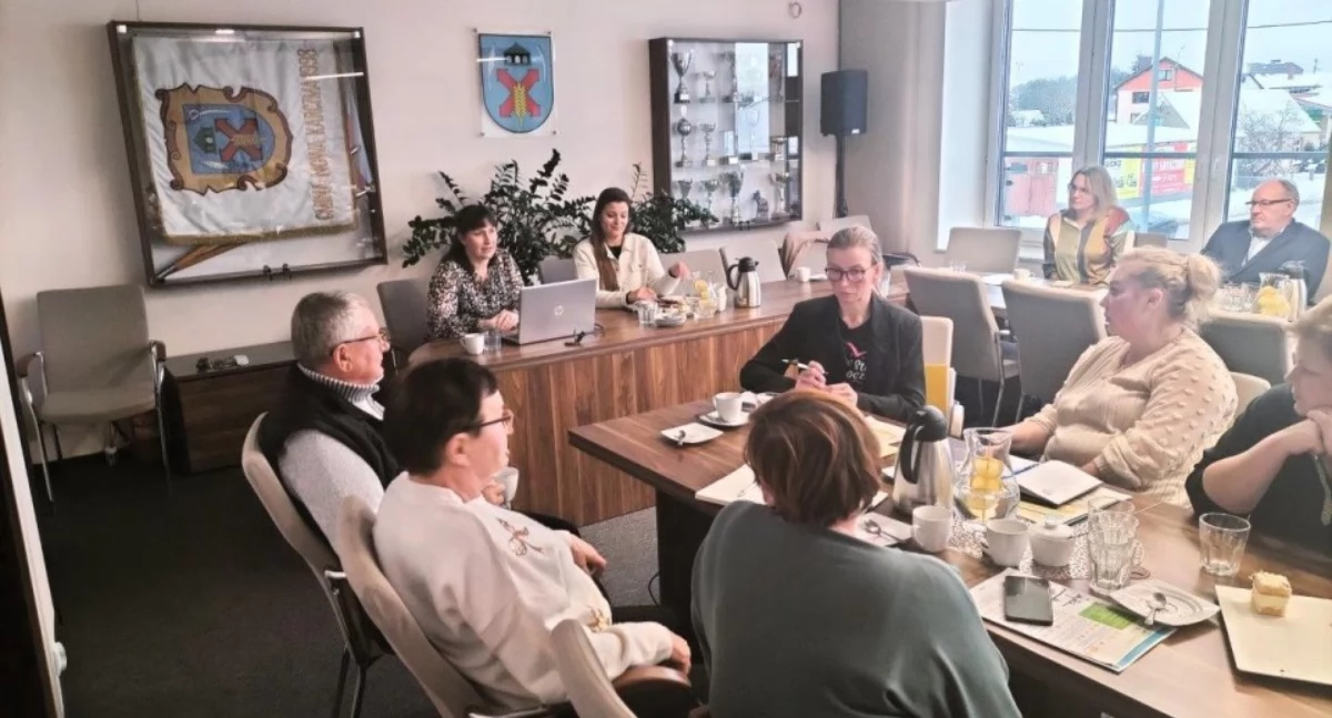 Organizacje pozarządowe, Członkinie Karczma spotkały ekspertami omówić ważne sprawy - zdjęcie, fotografia