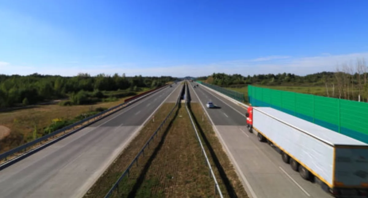 Transport, strategiczna inwestycja naszych władz interesuje - zdjęcie, fotografia