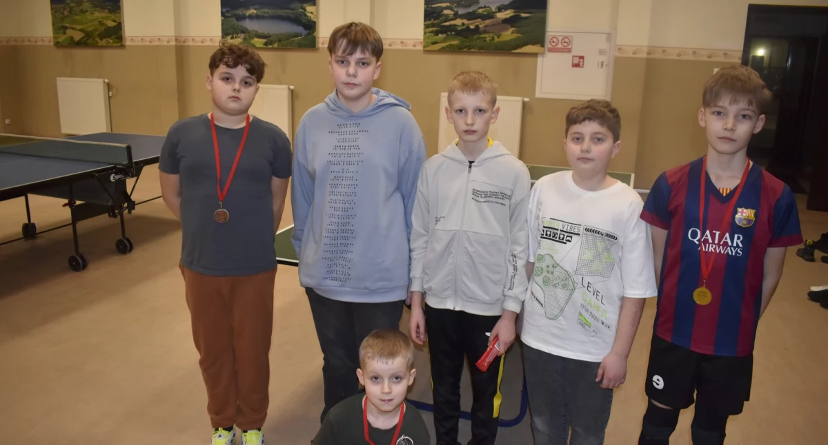 Tenis, Mateusz Rekowski triumfował turnieju indywidualnym deblowym tenisa stołowego Lipuszu - zdjęcie, fotografia