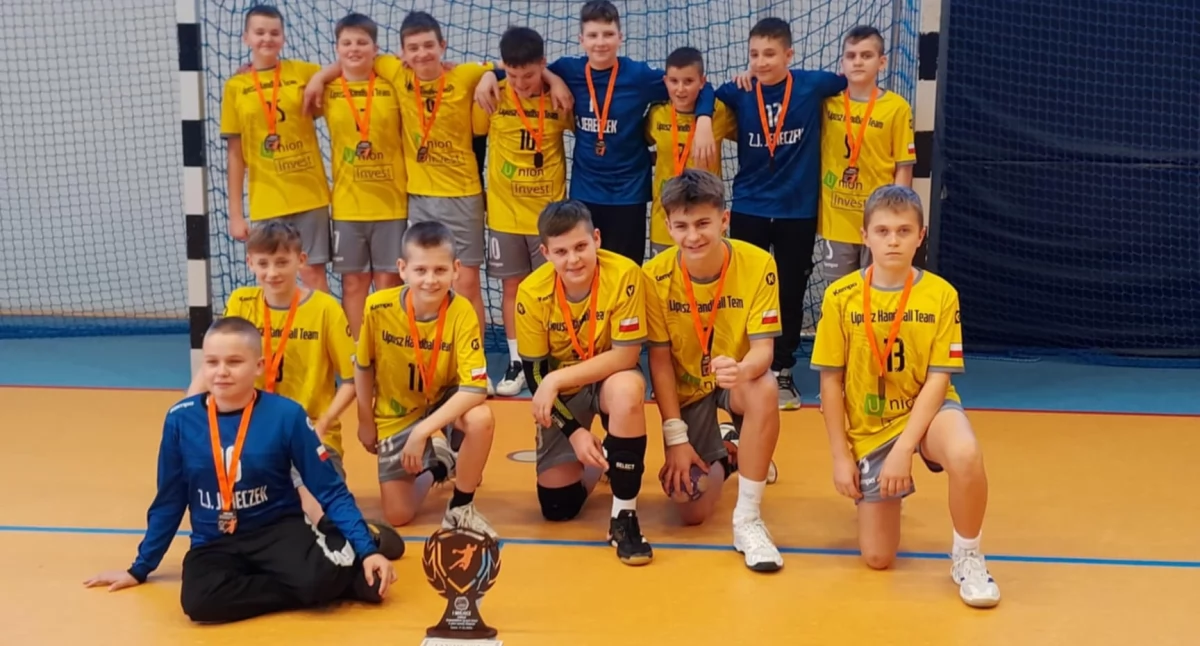 Piłka ręczna, Piłkarze ręczni Lipusza triumfują półfinale Wojewódzkich Igrzysk Dzieci! - zdjęcie, fotografia
