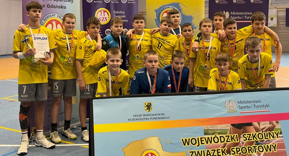 Piłka ręczna, Brązowy medal szczypiornistów Lipusza Wojewódzkich Igrzyskach Dzieci - zdjęcie, fotografia