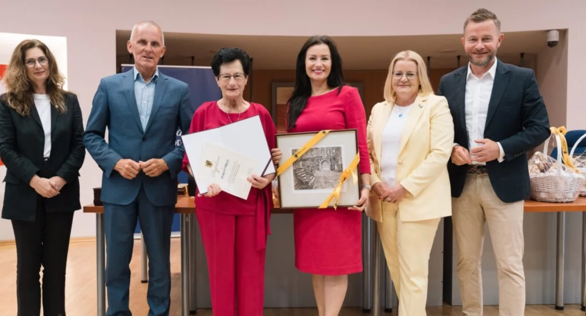 Wieści z samorządów, Teresa Preis uhonorowana swoją niezwykłą działalność społeczną ekologiczną! - zdjęcie, fotografia