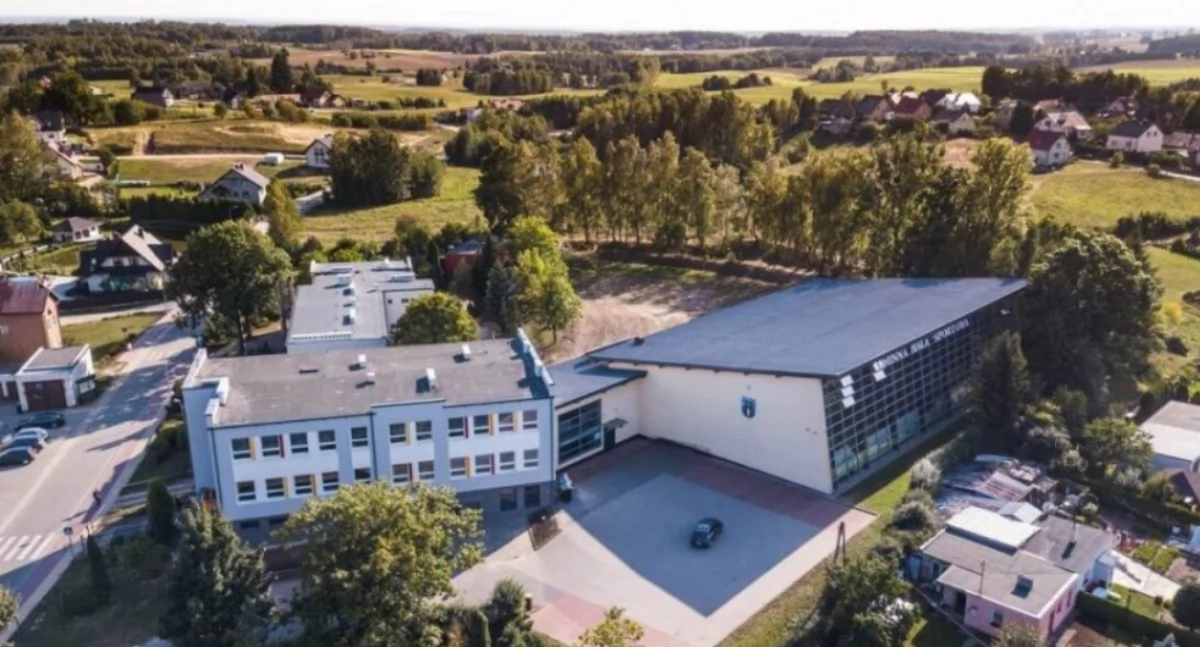 Inwestycje, Karczma Zainwestują szkołę prawie - zdjęcie, fotografia