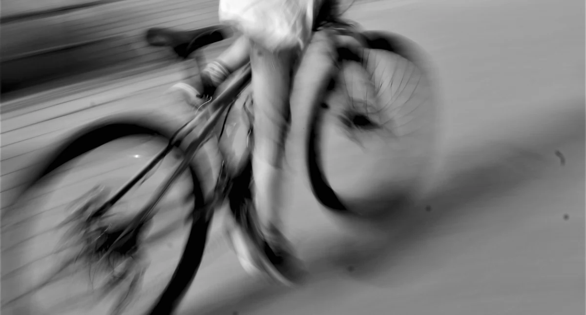 Kronika policyjna, Jechała całą szerokością jezdni letnia rowerzystka miała prawie promile! - zdjęcie, fotografia