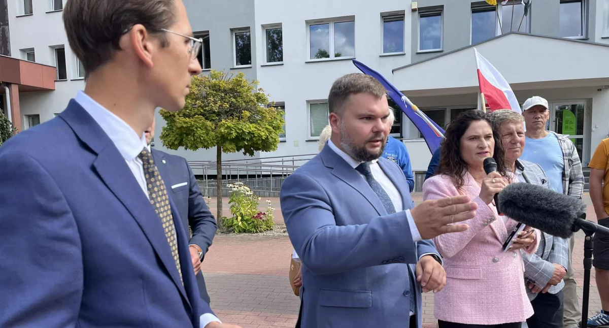 Polityka, Centrum Integracji Imigrantów Kościerzynie Przedstawicie żądają wyjaśnień! - zdjęcie, fotografia
