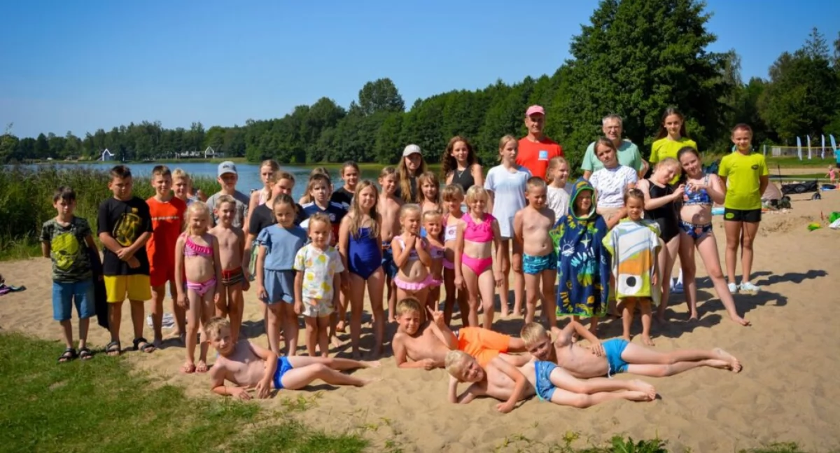 Rozmaitości, Bezpieczna nauka pływania Jeziorem Dobrogoszcz zakończona sukcesem - zdjęcie, fotografia
