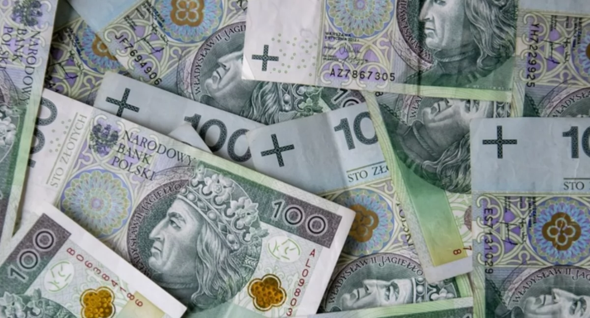 Kronika policyjna, latek chciał zainwestować stracił prawie - zdjęcie, fotografia