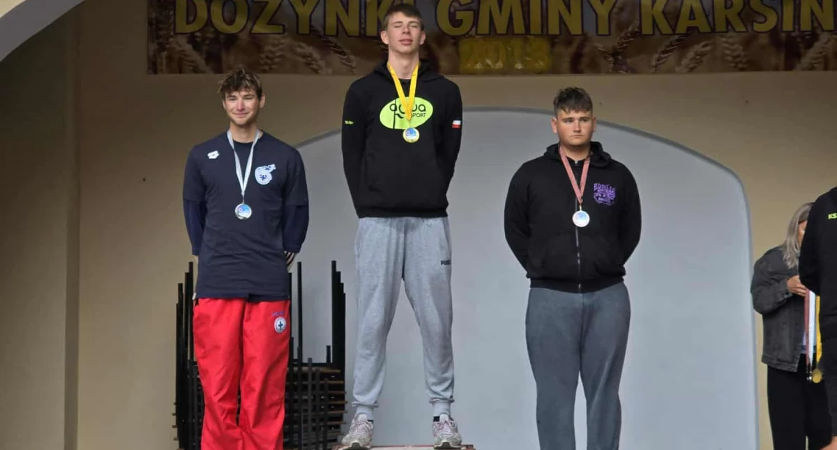 Pływanie, Zacięta rywalizacja Wielu Zawodnicy Sport formie! - zdjęcie, fotografia