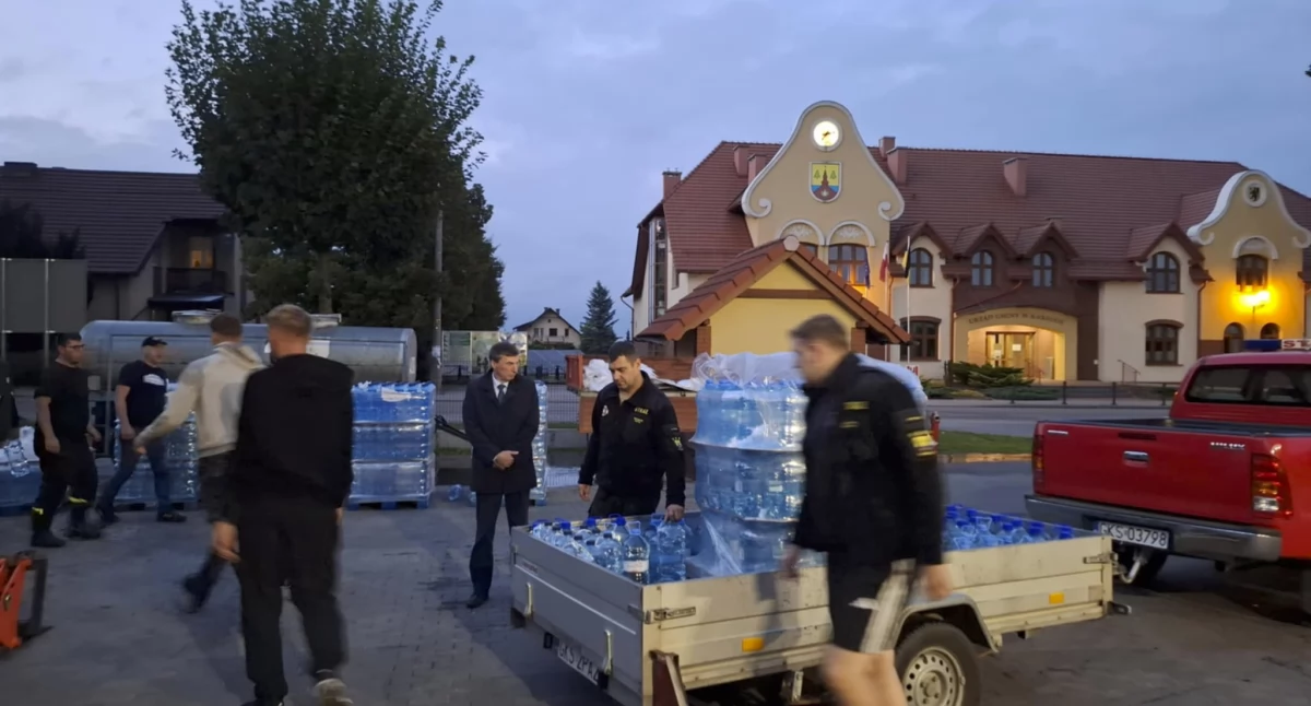 Wieści z samorządów, Koniec gehenny mieszkańców gminy Karsin Sytuacja wodą opanowana! - zdjęcie, fotografia
