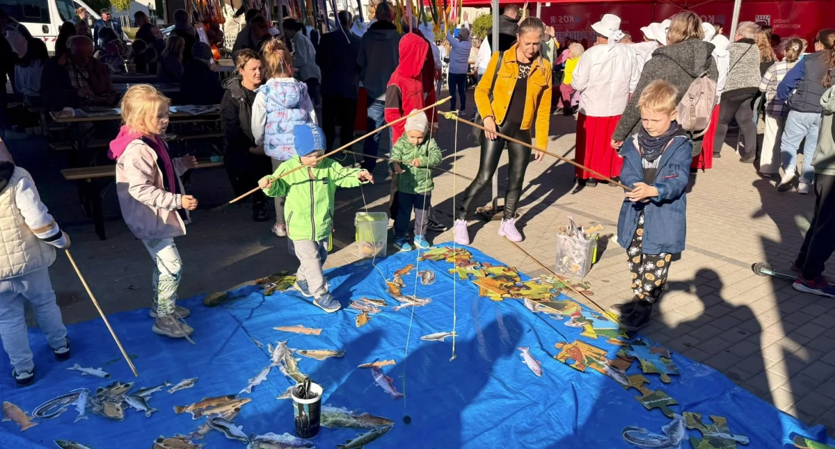 Rozmaitości, Jesienny Piknik Sąsiedzki Kościerzynie Integracja taniec wspólna zabawa! - zdjęcie, fotografia