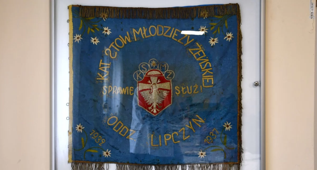 Straż pożarna, Niecodzienne odkrycie Lubieszynie Sztandar odnaleziony latach! - zdjęcie, fotografia