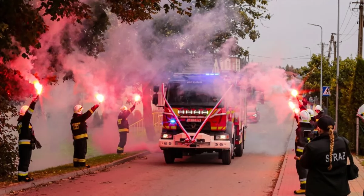 Straż pożarna, remiza strażacki Lubań Podwójne święto gminie Karczma - zdjęcie, fotografia