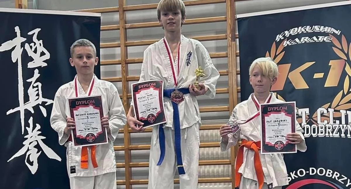 Sporty walki, Zawodnicy Kościerskiego Klubu Kyokushin Karate workiem medali! - zdjęcie, fotografia