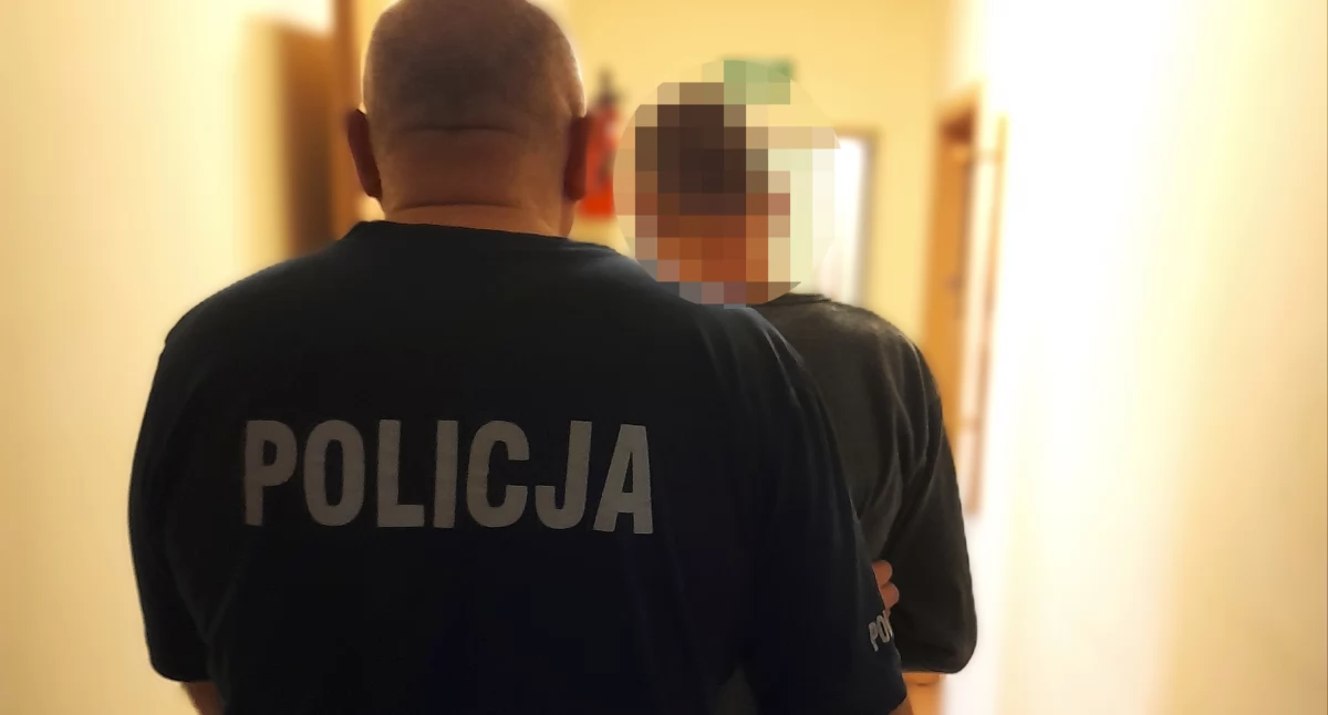 Kronika policyjna, latek jechał pijaku uprawnień Stracił samochód! - zdjęcie, fotografia