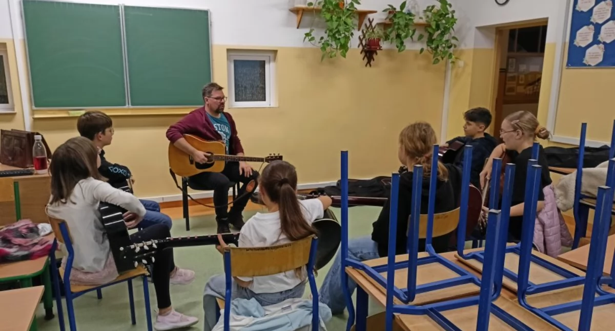 Szkoły podstawowe, zajęcia pozalekcyjne gminie Karczma odpowiedzią potrzeby uczniów - zdjęcie, fotografia