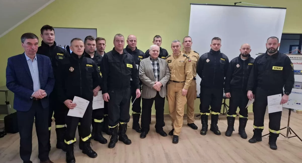 Straż pożarna, niezwykle ważny egzamin strażaków gminy Karsin - zdjęcie, fotografia