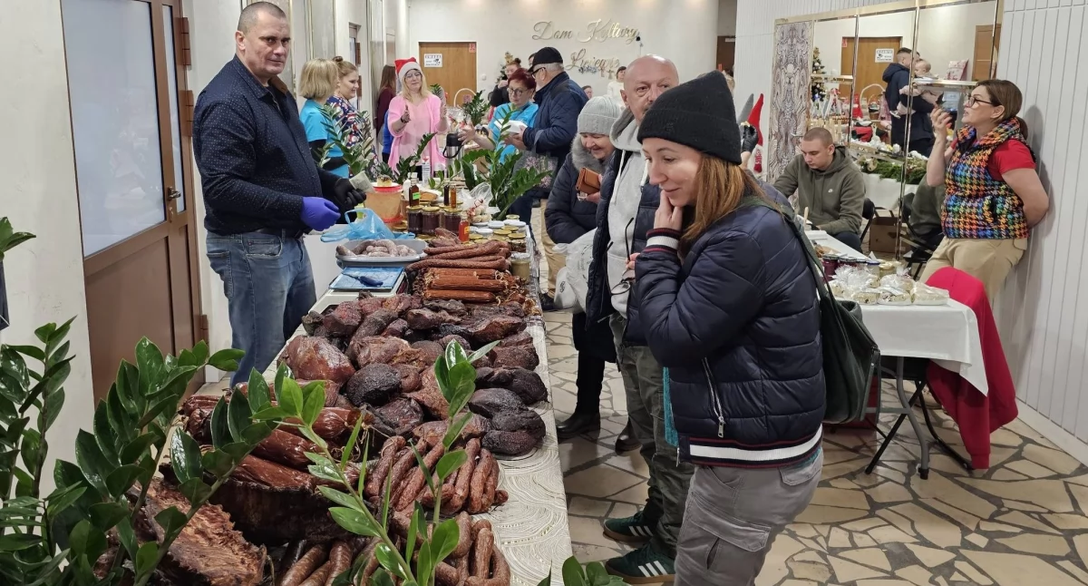 Rozmaitości, Jubileuszowy Jarmark Bożonarodzeniowy „Smaku Tradycji” Liniewie - zdjęcie, fotografia