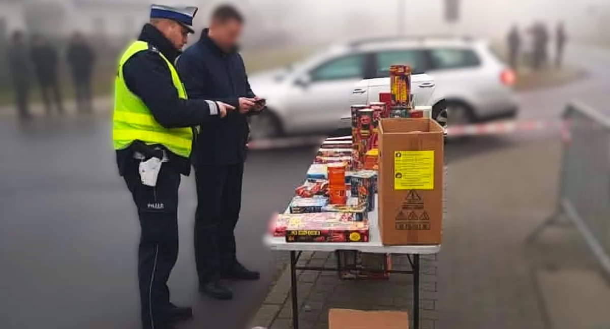 Policja, Sylwester lupą policji Wzmożone kontrole fajerwerków powiecie kościerskim - zdjęcie, fotografia
