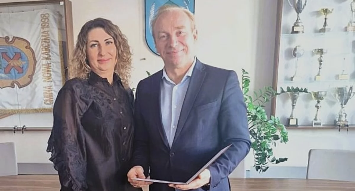 Szkoły podstawowe, Agnieszka Barton Szuca nową dyrektorką szkoły Nowej Karczmie - zdjęcie, fotografia