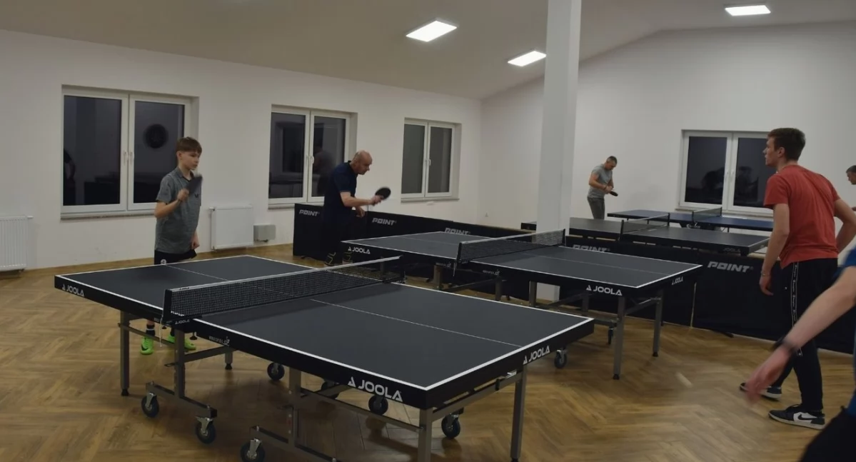 Tenis, Turniej tenisa stołowego Lipuszu trzecią rundę - zdjęcie, fotografia