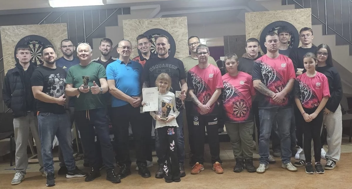 Rozmaitości, Sportowa rywalizacja integracja mieszkańców Turniej Darta Liniewie - zdjęcie, fotografia