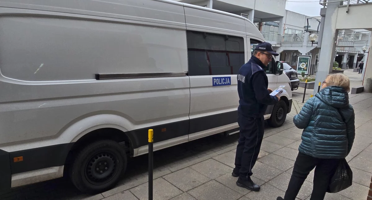 Policja, Specjalny radiowóz pomagał ofiarom przestępstw Kościerzynie - zdjęcie, fotografia
