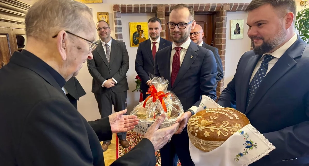 Religia, Urodzinowa wizyta Prymasa Seniora Kościerzyna pamięta swoim Honorowym Obywatelu - zdjęcie, fotografia