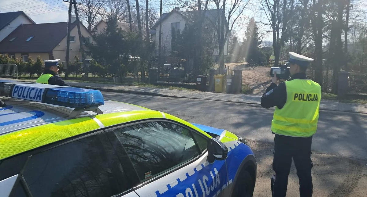 Kronika policyjna, Policyjna akcja kościerskim Kierowcy wpływem uprawnień - zdjęcie, fotografia