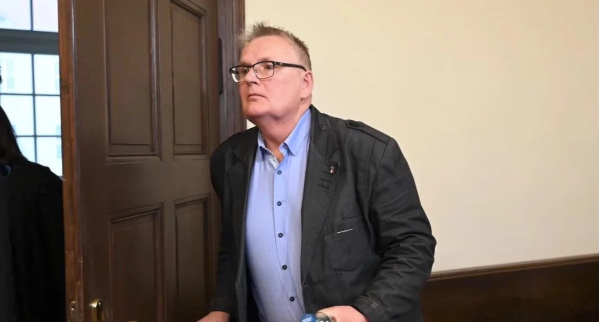 Z sali sądowej, Waldemar Bonkowski wykona społecznych umorzył postępowanie! - zdjęcie, fotografia