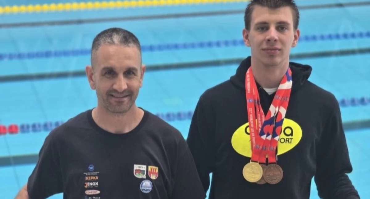 Pływanie, Filip Komar Sport złotym medalem Pucharu Świata! - zdjęcie, fotografia