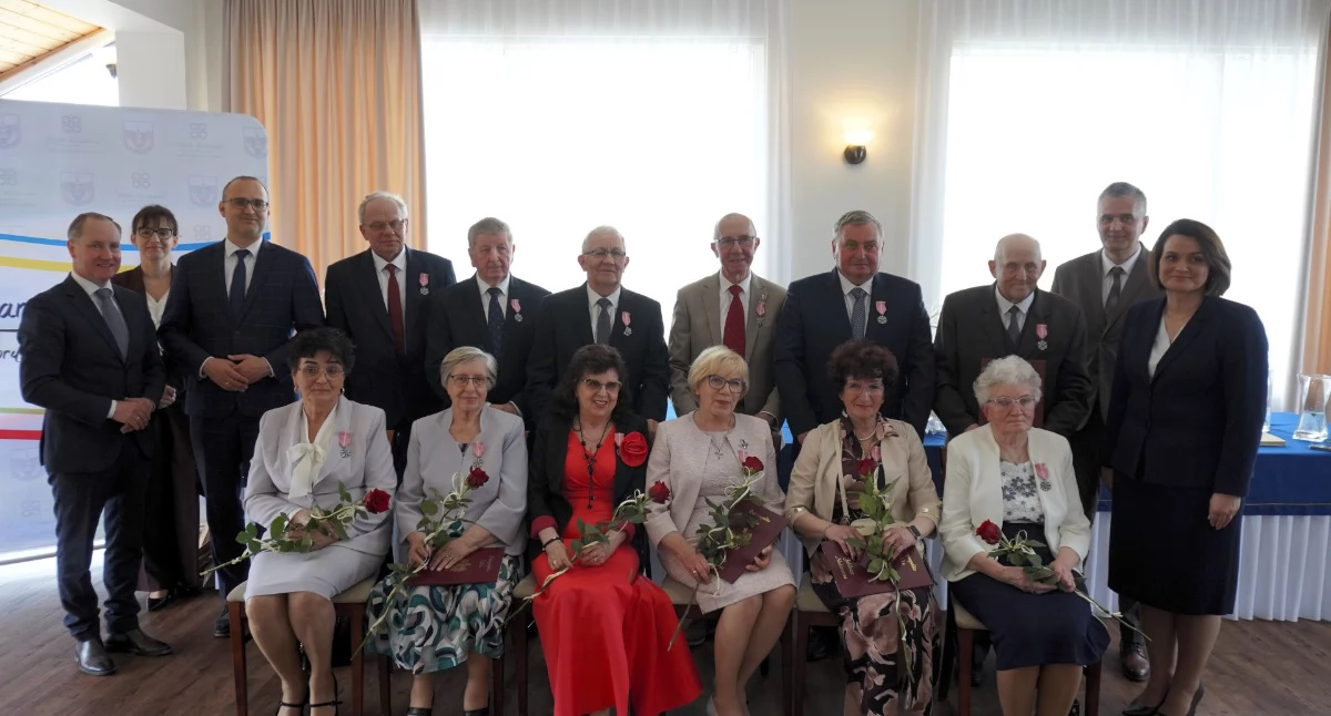 Seniorzy, Złote gminie Stara Kiszewa obchodziło wyjątkowy jubileusz - zdjęcie, fotografia