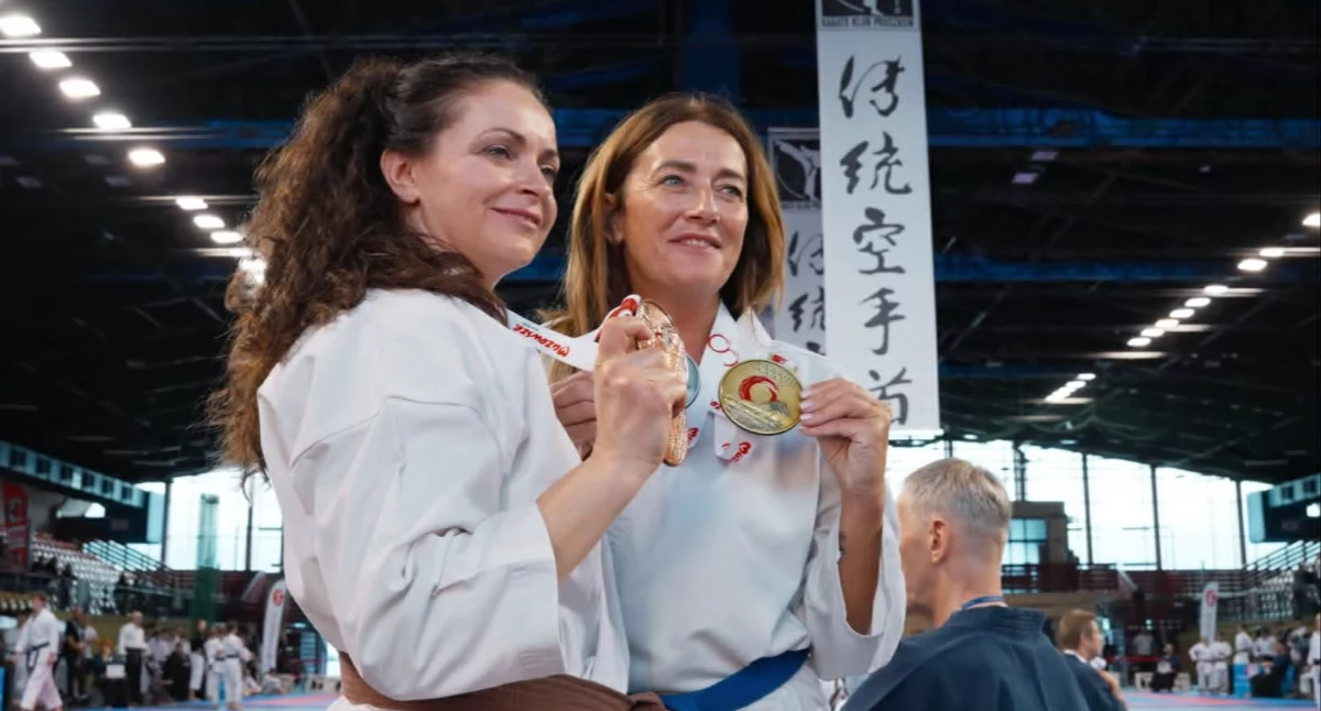 Sporty walki, medale Moniki Janauis Święćkowskiej Mistrzostwach Polski Karate Tradycyjnym - zdjęcie, fotografia
