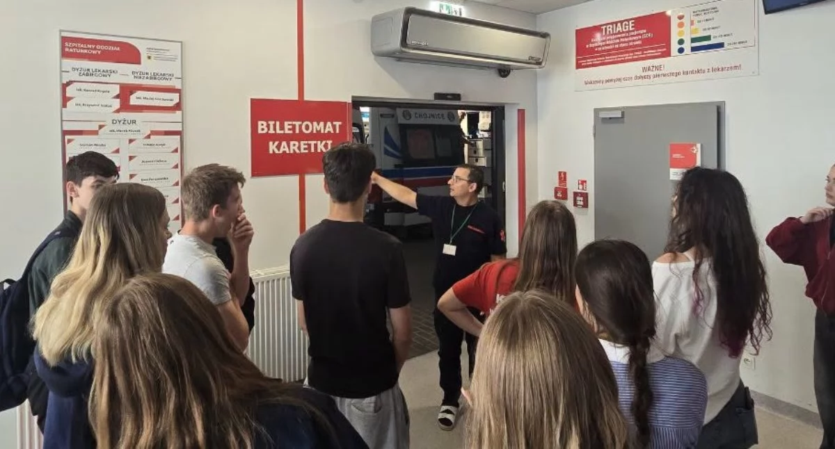 Zdrowie, Dzień Otwarty kościerskim szpitalu Uczniowie studenci poznali kulisy pracy medycznej - zdjęcie, fotografia