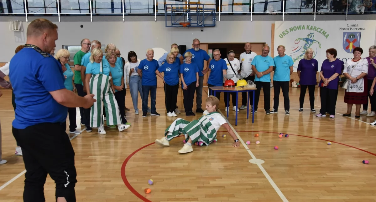 Seniorzy, Skorzewo wygrywa spartakiadę seniorów Nowej Karczmie - zdjęcie, fotografia