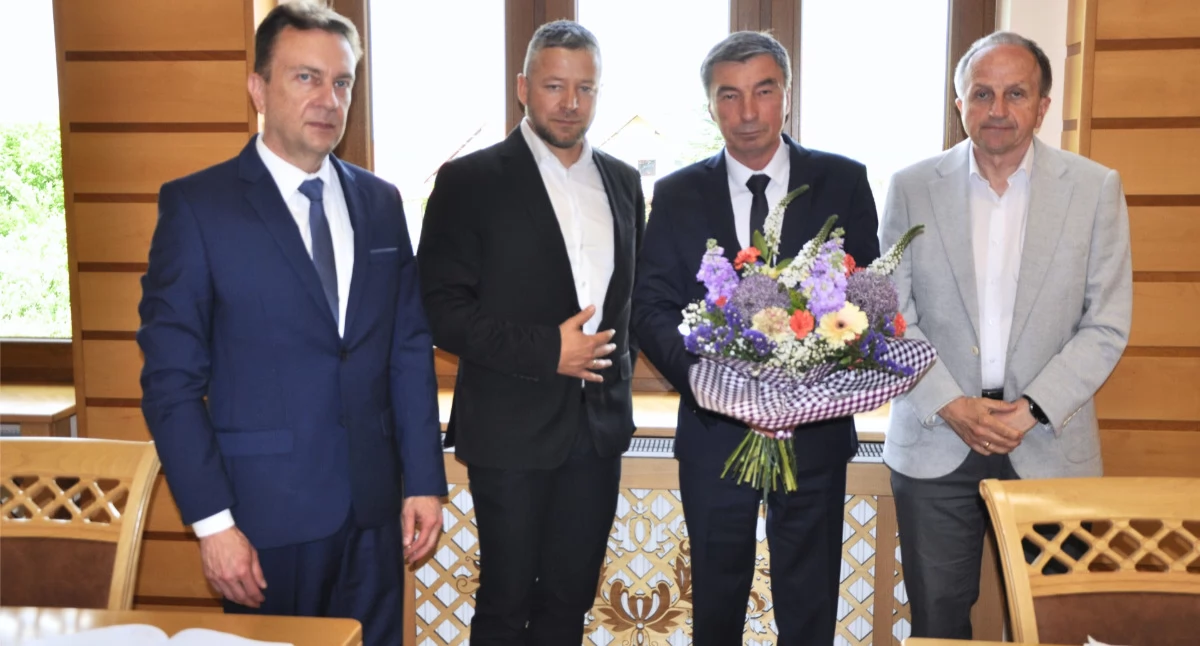 Wieści z samorządów, Radni ocenili pracę wójta gminy Karsin - zdjęcie, fotografia