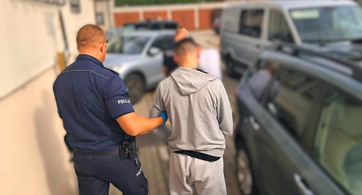 Kronika policyjna, Pół kilograma narkotyków parapecie! miał wyrok gwałt! - zdjęcie, fotografia