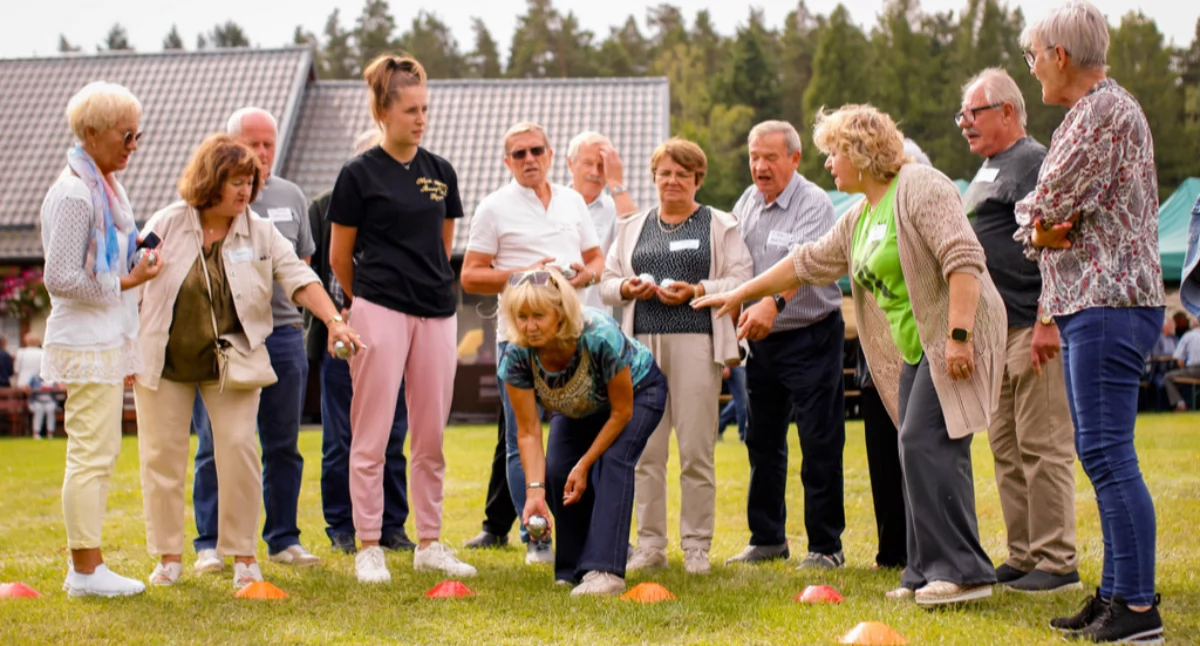 Seniorzy, Biesiada Seniorów Loryńcu dziewiąty seniorzy spotkali wspólnej zabawie - zdjęcie, fotografia
