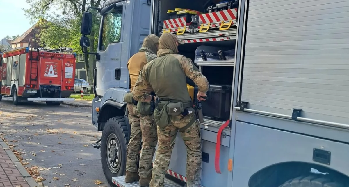 Ćwiczenia służb, Niebezpieczna paczka starostwie Podsumowanie ćwiczeń służb - zdjęcie, fotografia