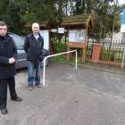 Wójt gminy Karsin Roman Brunke oraz Jerzy Stoltman - radny Wiela /fot. nadesłane/UG Karsin