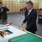 Fundatorzy sztandaru wbijali honorowe gwoździe /fot. dad